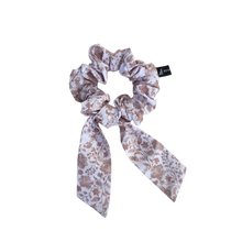 Scrunchie - White Batik